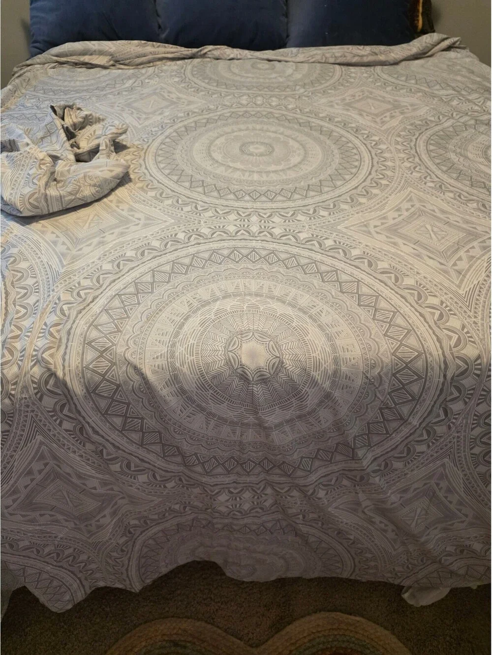 Gray and White Mandala Patterned Duvet cover King Size